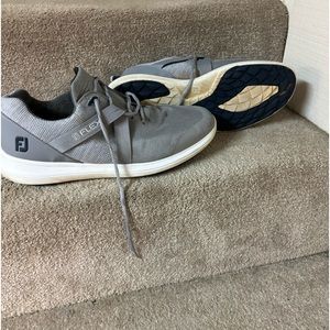 Gray Footjoy flex size 13 wide